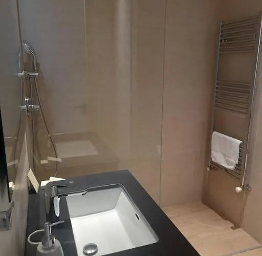 360 Nicosia-2 Bedroom Tower Apartmán *